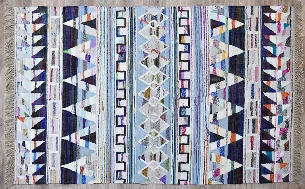 Kilim el yapımı orijinal halı, yüksek çözünürlüklü trend desenli halılar ve renkler                            