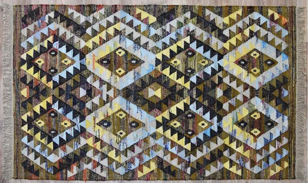 Kilim el yapımı orijinal halı, yüksek çözünürlüklü trend desenli halılar ve renkler                            