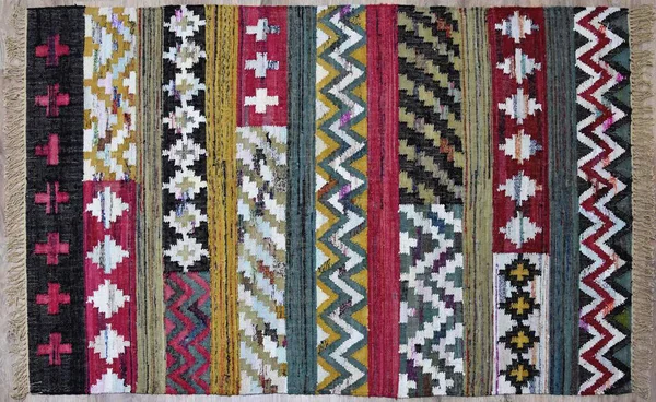 Kilim el yapımı orijinal halı, yüksek çözünürlüklü trend desenli halılar ve renkler                            