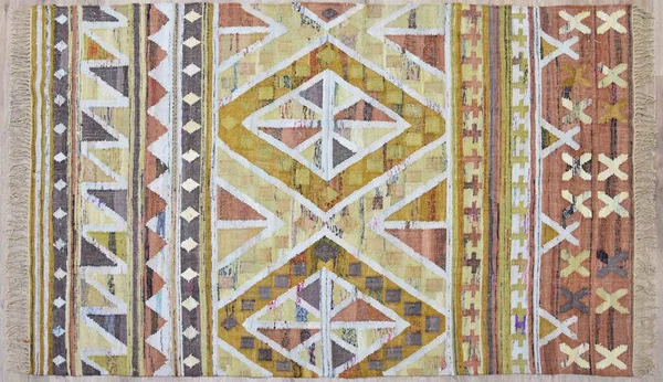 Kilim el yapımı orijinal halı, yüksek çözünürlüklü trend desenli halılar ve renkler                            