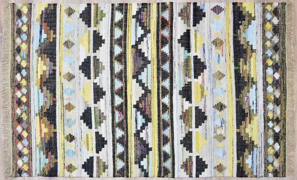 Kilim el yapımı orijinal halı, yüksek çözünürlüklü trend desenli halılar ve renkler                            