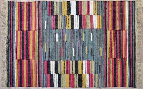 Kilim el yapımı orijinal halı, yüksek çözünürlüklü trend desenli halılar ve renkler                            