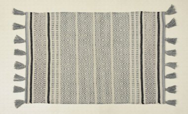 El örgüsü örülmüş ve örülmüş halı, yüksek çözünürlüklü moda desenleri ve renkleri olan halılar