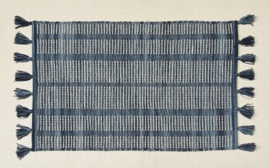 El örgüsü örülmüş ve örülmüş halı, yüksek çözünürlüklü moda desenleri ve renkleri olan halılar