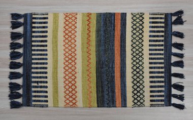 El örgüsü örülmüş ve örülmüş halı, yüksek çözünürlüklü moda desenleri ve renkleri olan halılar