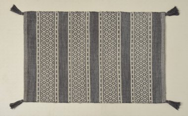 El örgüsü örülmüş ve örülmüş halı, yüksek çözünürlüklü moda desenleri ve renkleri olan halılar