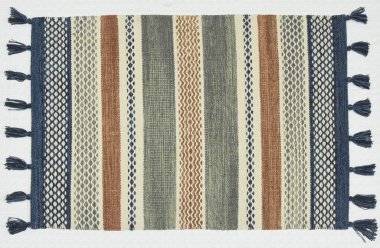 El örgüsü örülmüş ve örülmüş halı, yüksek çözünürlüklü moda desenleri ve renkleri olan halılar