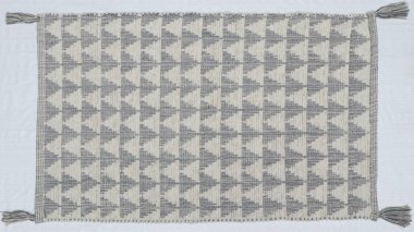 El örgüsü örülmüş ve örülmüş halı, yüksek çözünürlüklü moda desenleri ve renkleri olan halılar