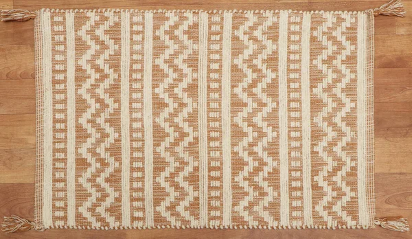 El örgüsü örülmüş ve örülmüş halı, yüksek çözünürlüklü moda desenleri ve renkleri olan halılar