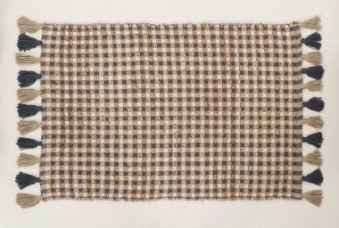 El örgüsü örülmüş ve örülmüş halı, yüksek çözünürlüklü moda desenleri ve renkleri olan halılar