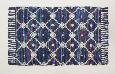 El örgüsü örülmüş ve örülmüş halı, yüksek çözünürlüklü moda desenleri ve renkleri olan halılar