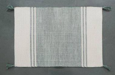 El örgüsü örülmüş ve örülmüş halı, yüksek çözünürlüklü moda desenleri ve renkleri olan halılar