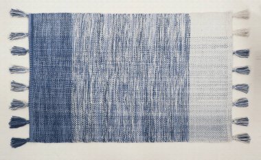 El örgüsü örülmüş ve örülmüş halı, yüksek çözünürlüklü moda desenleri ve renkleri olan halılar