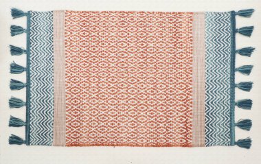 El örgüsü örülmüş ve örülmüş halı, yüksek çözünürlüklü moda desenleri ve renkleri olan halılar