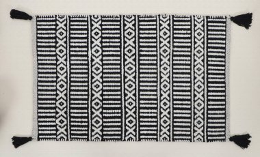 El örgüsü örülmüş ve örülmüş halı, yüksek çözünürlüklü moda desenleri ve renkleri olan halılar