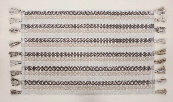 El örgüsü örülmüş ve örülmüş halı, yüksek çözünürlüklü moda desenleri ve renkleri olan halılar