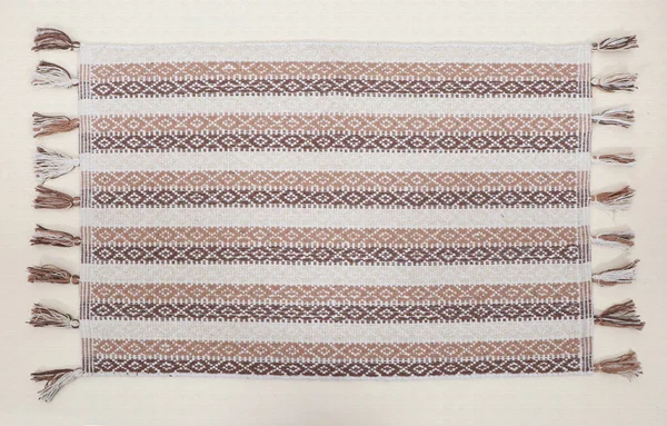 El örgüsü örülmüş ve örülmüş halı, yüksek çözünürlüklü moda desenleri ve renkleri olan halılar