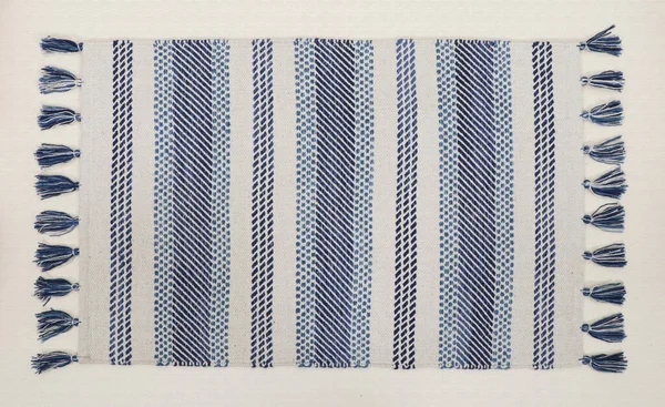 El örgüsü örülmüş ve örülmüş halı, yüksek çözünürlüklü moda desenleri ve renkleri olan halılar