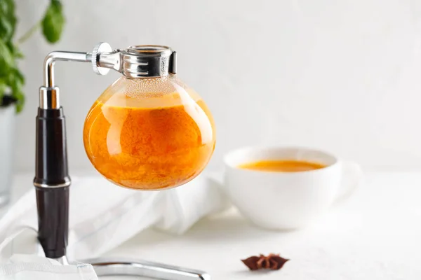 Vitaminreicher Gesunder Sanddorntee Glas Teekanne Und Weißer Teetasse Auf Weißem — Stockfoto