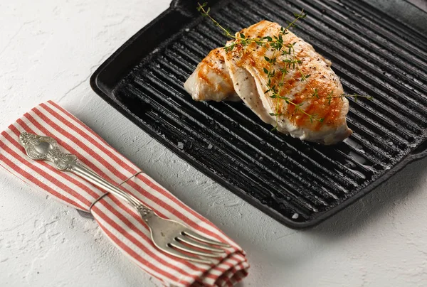 baharat grill Pan ile tavuk göğsü