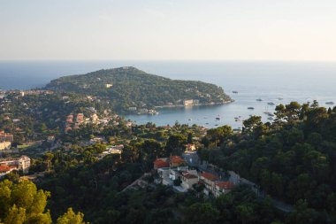 Cote d'Azur Fransa. Görünümü lüks resort ve bay Fransız Riviera - güzel şehir ve Monaco arasında. Akdeniz 1.10.18.