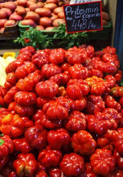 Prodej Čerstvá Červená Rajčata Trh Budapešti — Stock fotografie