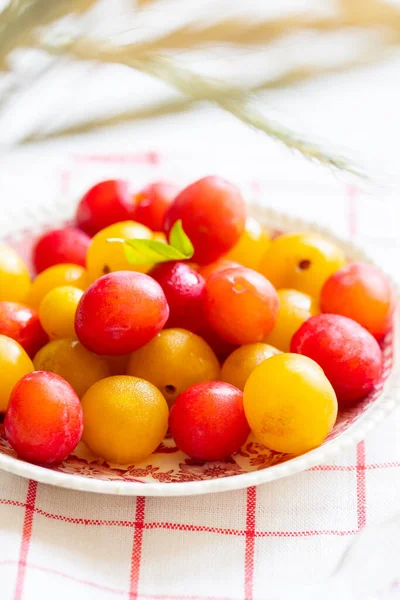 Ripe Red Yellow Plums Vintage Plate Light Background Scandinavian Style — Stock Photo, Image