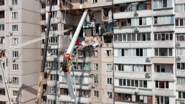 Kiev Ukraine July 2020 Rescuers Dismantle Rubble Residential Building Gas — Stock Video