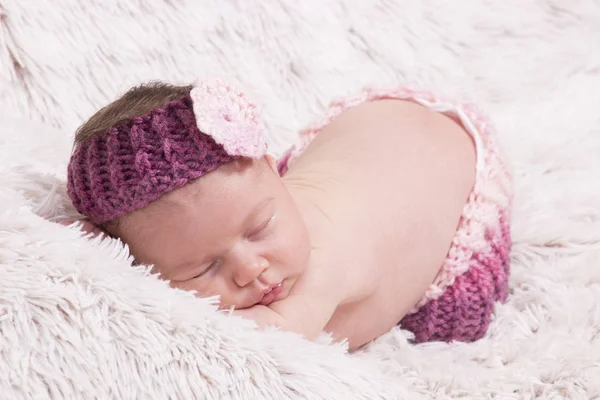 Νεογέννητο Κοριτσάκι Δύο Εβδομάδων Ετών — Φωτογραφία Αρχείου