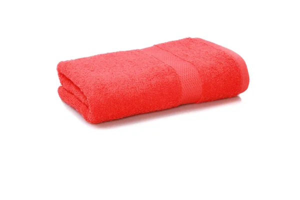Rode Handdoek Gevouwen Geïsoleerd Witte Achtergrond — Stockfoto