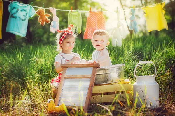 I bambini si divertono insieme — Foto Stock