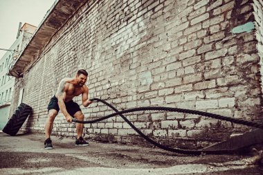 İp, fonksiyonel erkeklerle eğitim