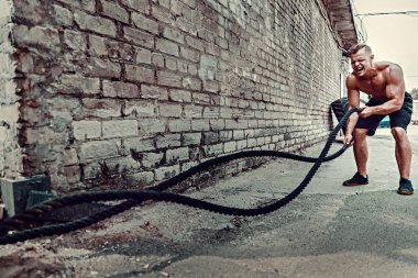 İp, fonksiyonel erkeklerle eğitim