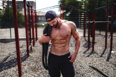 Savaş ipi tutan adamlar, fonksiyonel eğitim