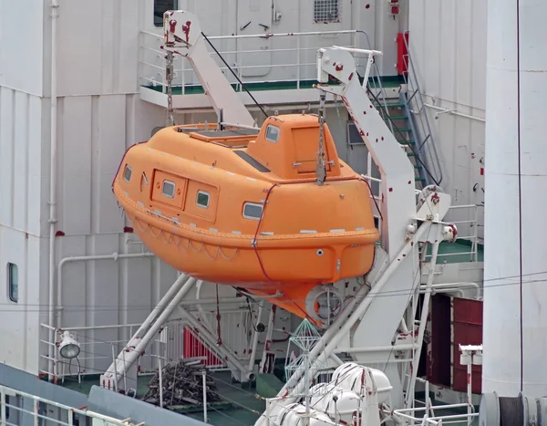 The rescue boat to evacuate people from a vessel in an emergency