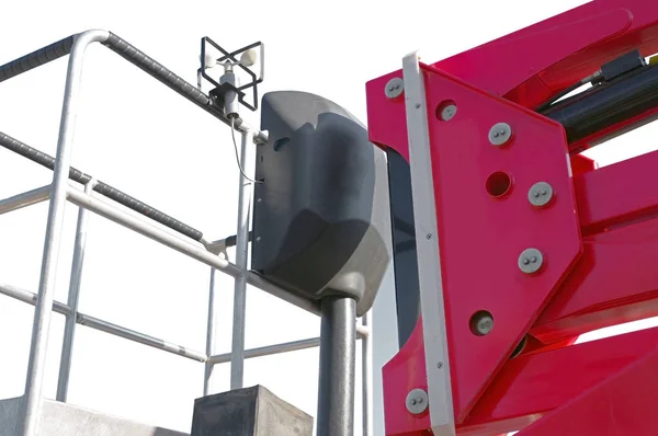 Scissor lift platform with hydraulic system