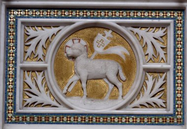 Yeminli kilise. Agnus Dei, ya da Tanrı 'nın Kuzusu, Hristiyanlığın sembolü. Viyana. Avusturya.