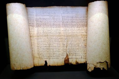 Bavyera İncil Müzesi. Isaiah 'ın kitabı. Qumaran 'dan büyük Isaiah Parşömeni. M.Ö. 2. yüzyıl. Nuremberg. Almanya.