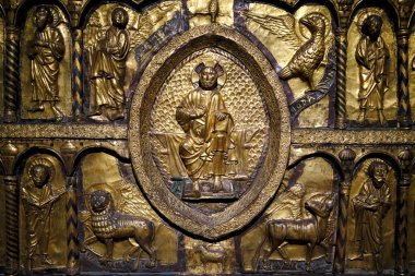 Alman Müzesi. İsa ve dört evangelist. Nuremberg. Almanya.