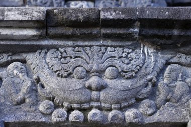 Candi Sewu, Prambanan 'ın bir parçası, 9. yüzyıl Hindu tapınağı yerleşkesi. Duvara kabartma oymacılığının ayrıntıları. Java. Endonezya.