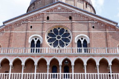 Padua 'lı Aziz Anthony Bazilikası. Batı cephesi. Padua. İtalya.
