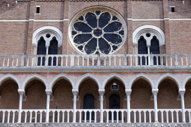 Padua 'lı Aziz Anthony Bazilikası. Batı cephesi. Padua. İtalya.
