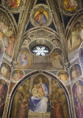 Padua 'lı Aziz Anthony Bazilikası. Giusto de 'Menabuoi 1382' nin Kutsal Luca Belludi Şapeli. Leydimiz Fransiskan Azizleri arasında tahta çıktı. Padua. İtalya.