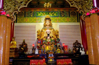 Çin Thean Hou Tapınağı Tanrıça Mazu ve Guan Yin 'e adanmıştır. Mazu sunağı, Deniz Tanrıçası. Kuala Lumpur. Malezya.