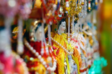 Xu Mieu Pagoda. Tapınağın içi. Buda heykelciği. Bir Giang Eyaleti. Mekong Delta, Vietnam.