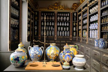 Alman Müzesi. Ohringen 'den Hirschapotheke. 19. yüzyıl. Nuremberg. Almanya.