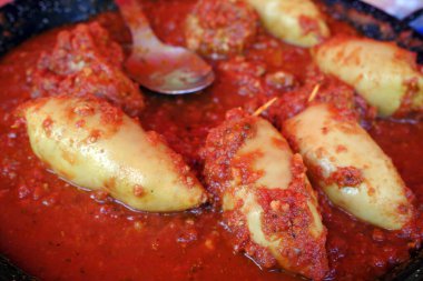 İspanyol mutfağı. Domates soslu kalamar. Fransa.