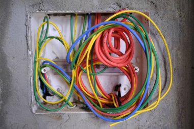 Bir apartmanda inşaat alanında. Elektrik prizi. Ho Chi Minh Şehri. Vietnam.