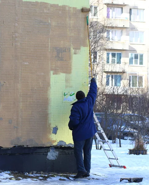 Pintar Edificio Mano — Foto de Stock