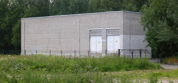 Witte Bakstenen Bouw Van Transformator Substation — Stockfoto